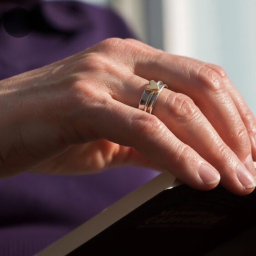 Anel Vintage sudrabā ar Zelta Sirdi