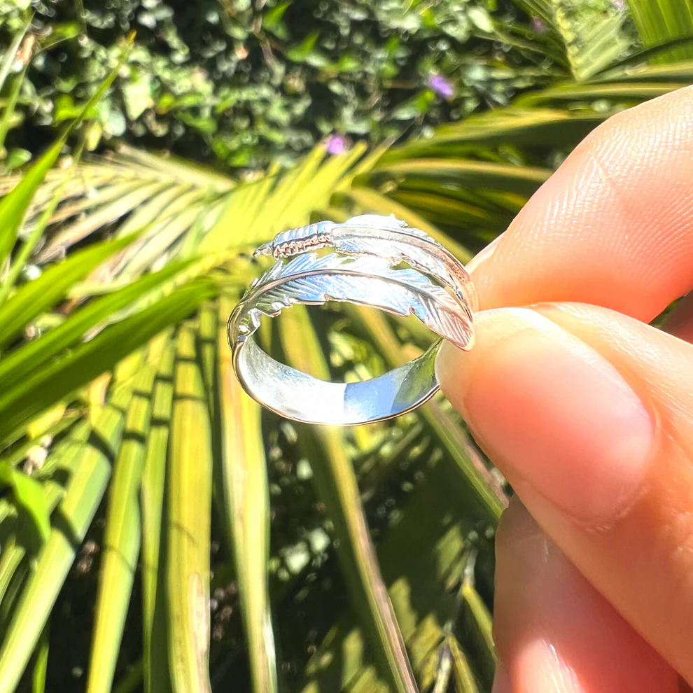 Eņģeļa spalvas gredzens