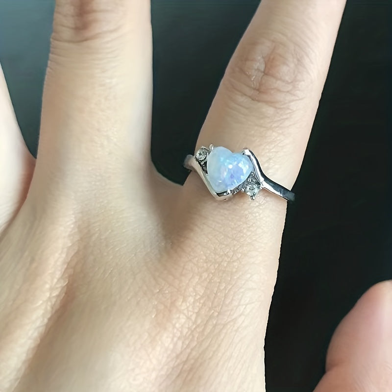 Anel Estela ar Mēness Akmeni