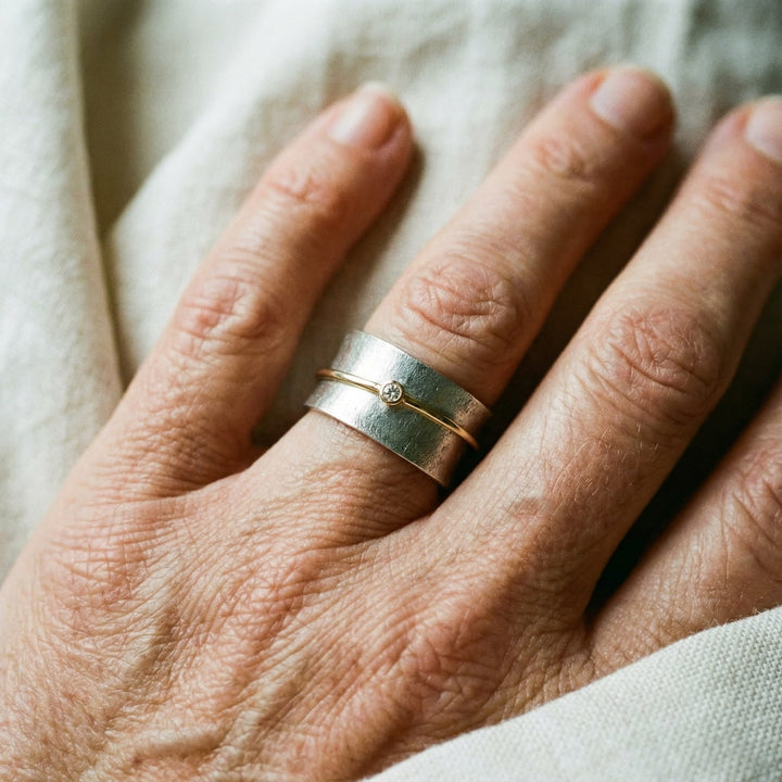 Anel Vintage sudrabā ar zirkoniju un zelta maliņu