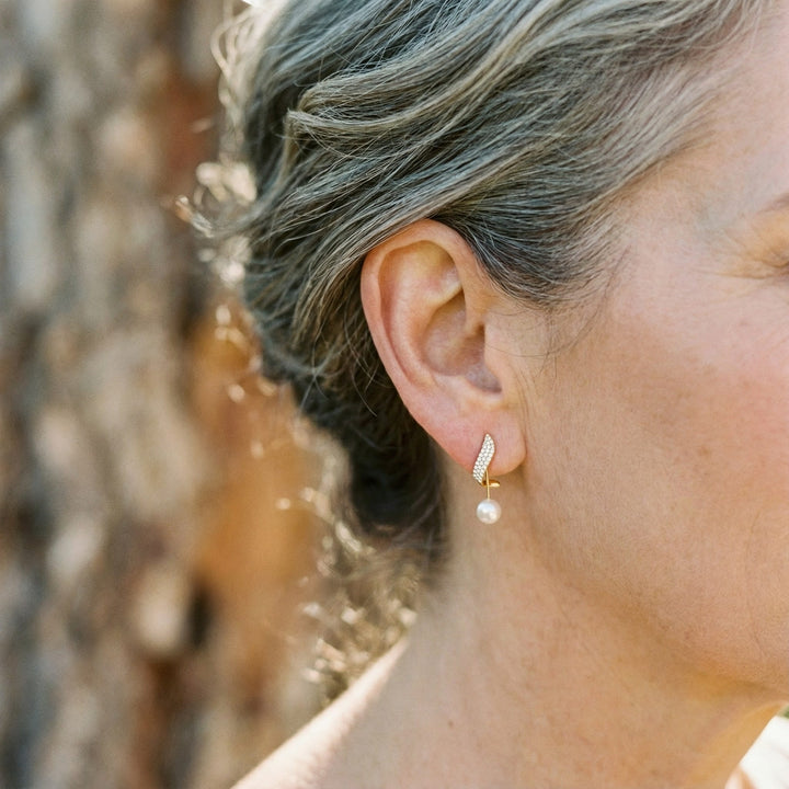 Zelta auskari ar pērļām