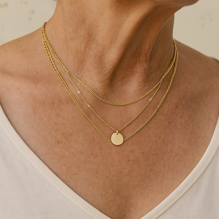 Kaklarota ar Zelta un Sudraba Pārklājumu