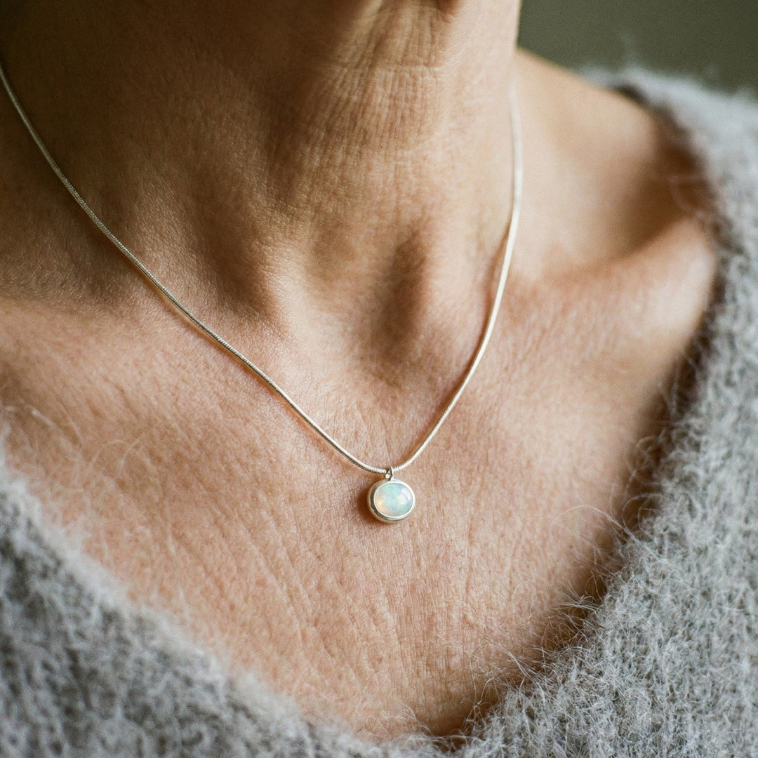 Klasiska kaklarota ar vienu piekariņu no sudraba