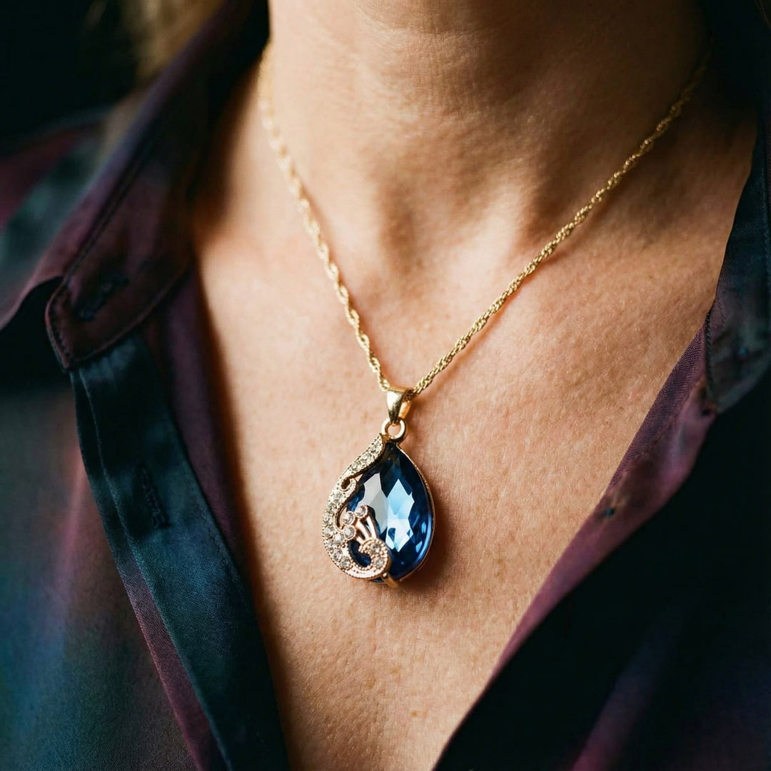 Zilā Kristāla un Zelta Kaklarotas un Auskaru Komplekts