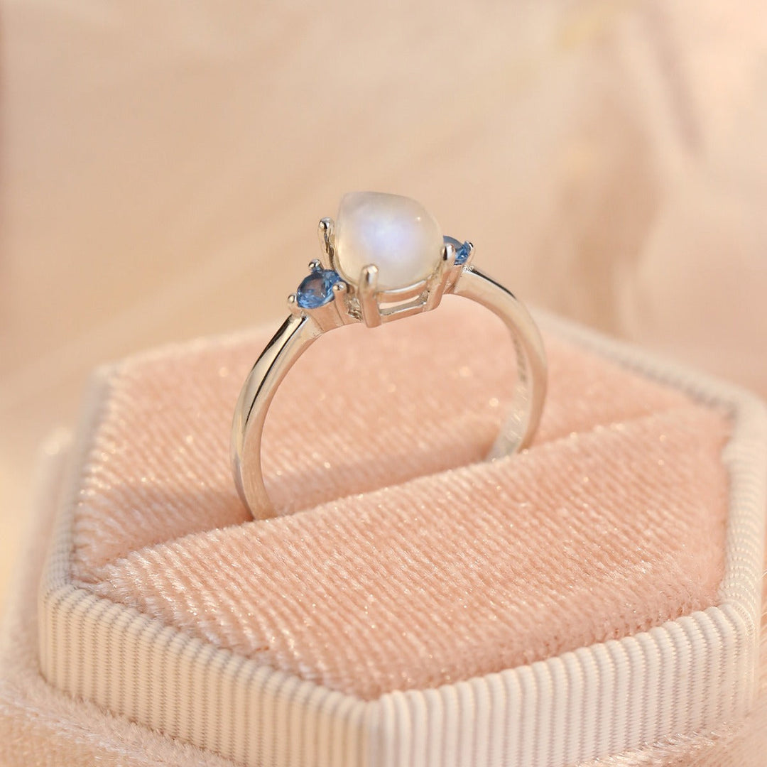 Anel Louisa ar Mēness Akmeni