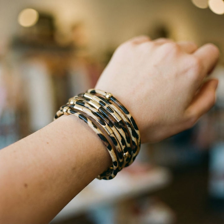 Boho Stilā Garā Apsējušā Rokassprādze ar Vairākiem Slāņiem