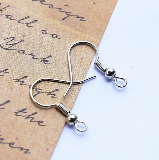 Karaši auskariem, pārklāti ar varu