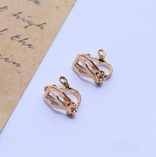 Karaši auskariem, pārklāti ar varu