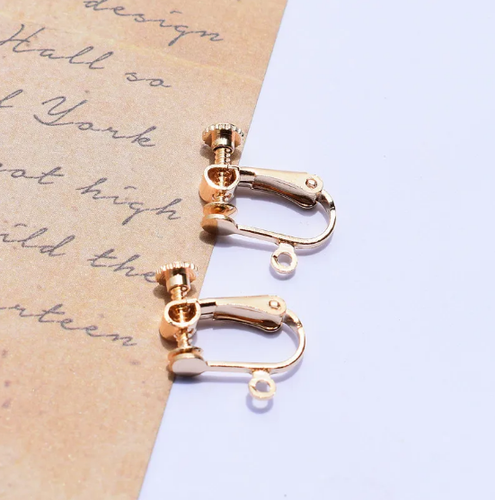 Karaši auskariem, pārklāti ar varu