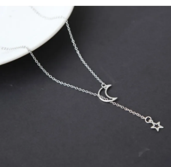 Īss kaklarota Mēness zvaigzne