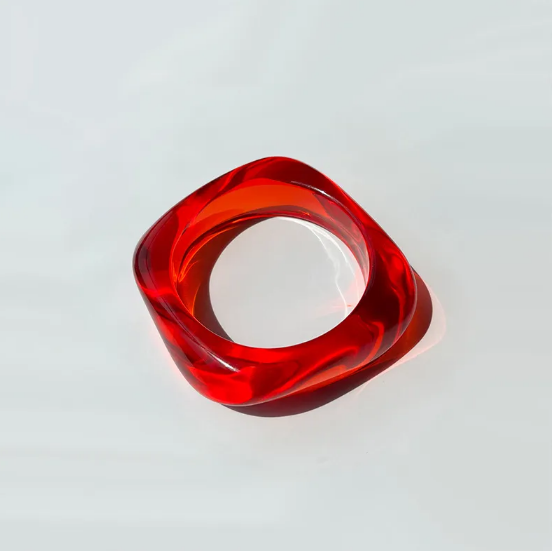 Krāsaina Kvadrāta Aproce no Akrila