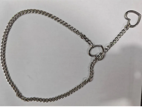 Kaklarota ar Sirdi no Nerūsējošā Tērauda