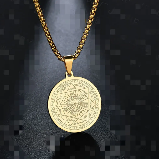 Kaklarota ar Tritone eņģeļa piekariņu Sešas zvaigznes