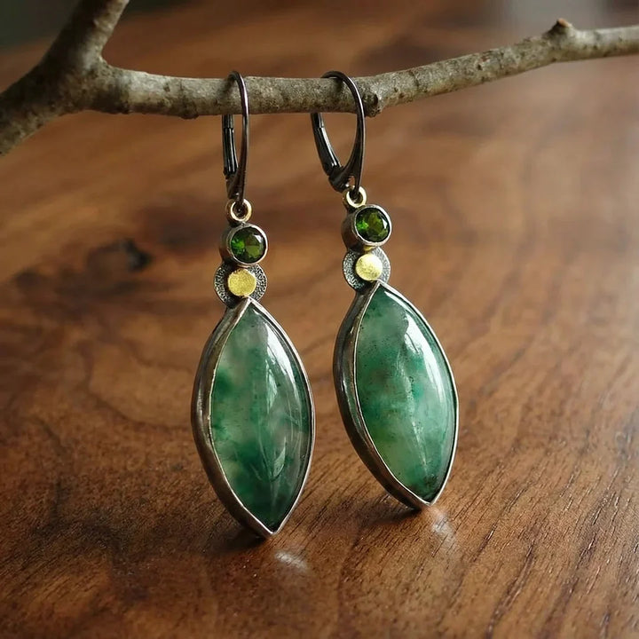 Vintage auskari ar zaļu akmeni