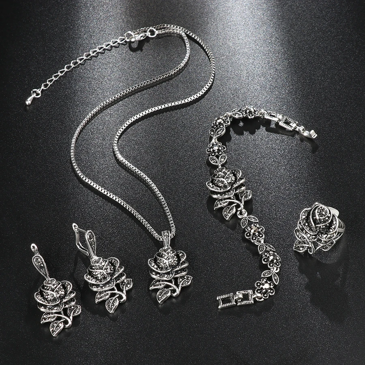Elegants Sudraba Komplekti ar Zirkoniju
