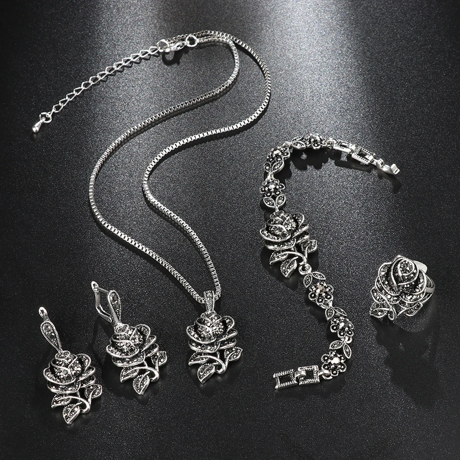 Elegants Sudraba Komplekts ar Zirkoniju