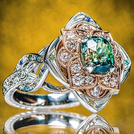 Anel Vintage Sudraba ar Spilgtu Ziedu