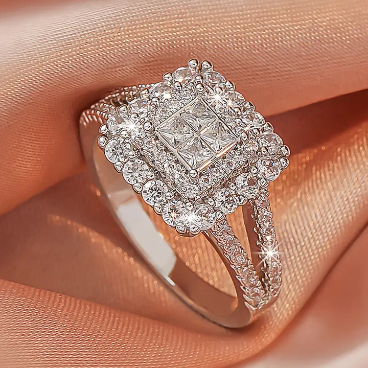 Spīdīga Sudraba Gredzens ar Kubiņiem